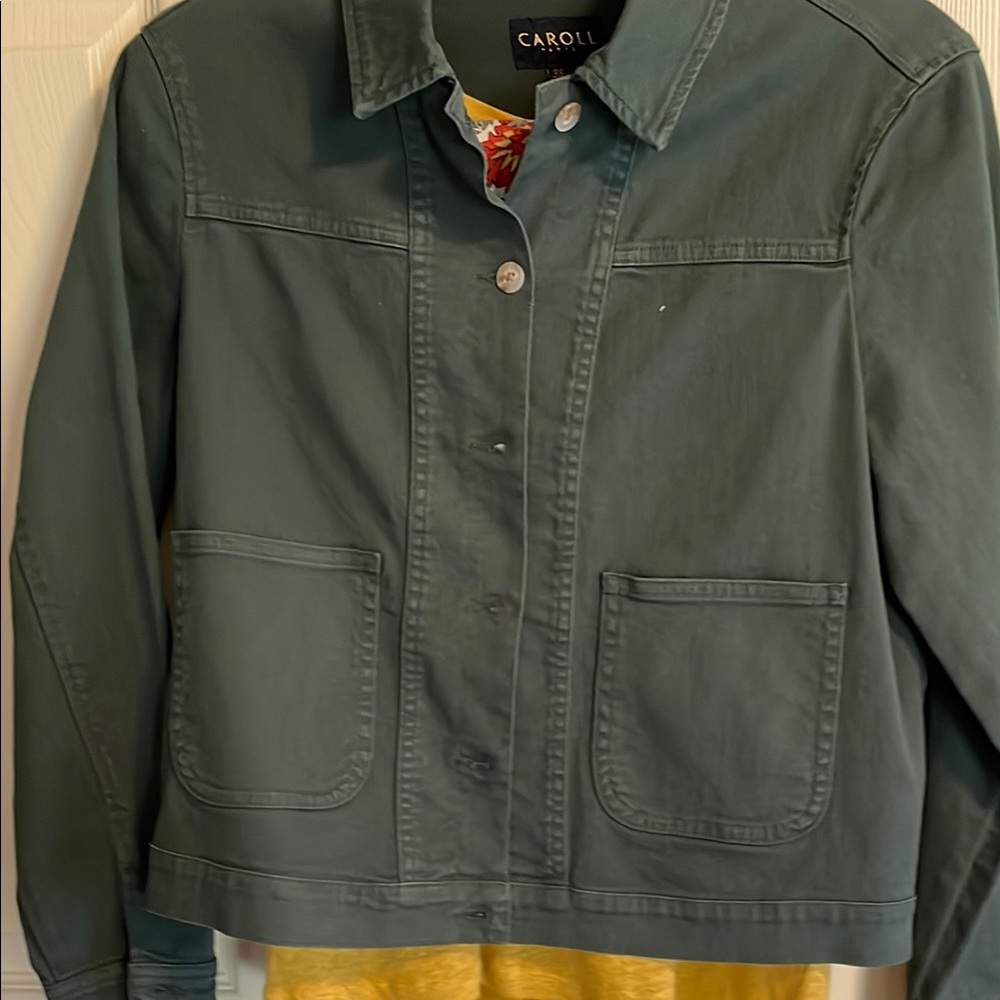 Green Utility Jacket with Collared Design and Relaxed Fit